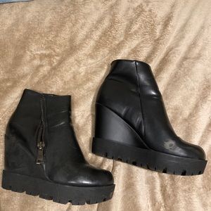 ⭐️Lug sole wedge ankle boots